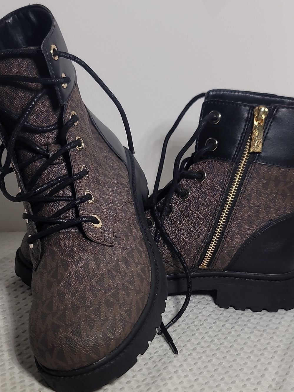 Michael Kors Black Suede Logo Insole Shoe - Picture 2 of 9